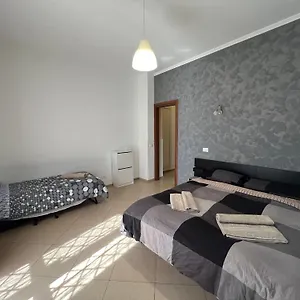 Appartamento 5 Min From Bus Stop-free Parking, Roma